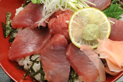名物マグロ丼